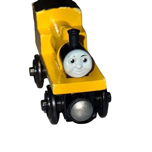 Duncan Thomas the Train yellow  Friends Take Play Thomas & Friends - Picture 4 of 6